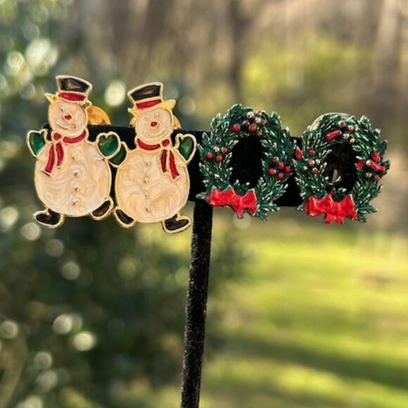 HOLIDAY🎄🎄DANECRAFT Snowman/ RODOX Wreath Enamel EARRINGS SET - Picture 1 of 6